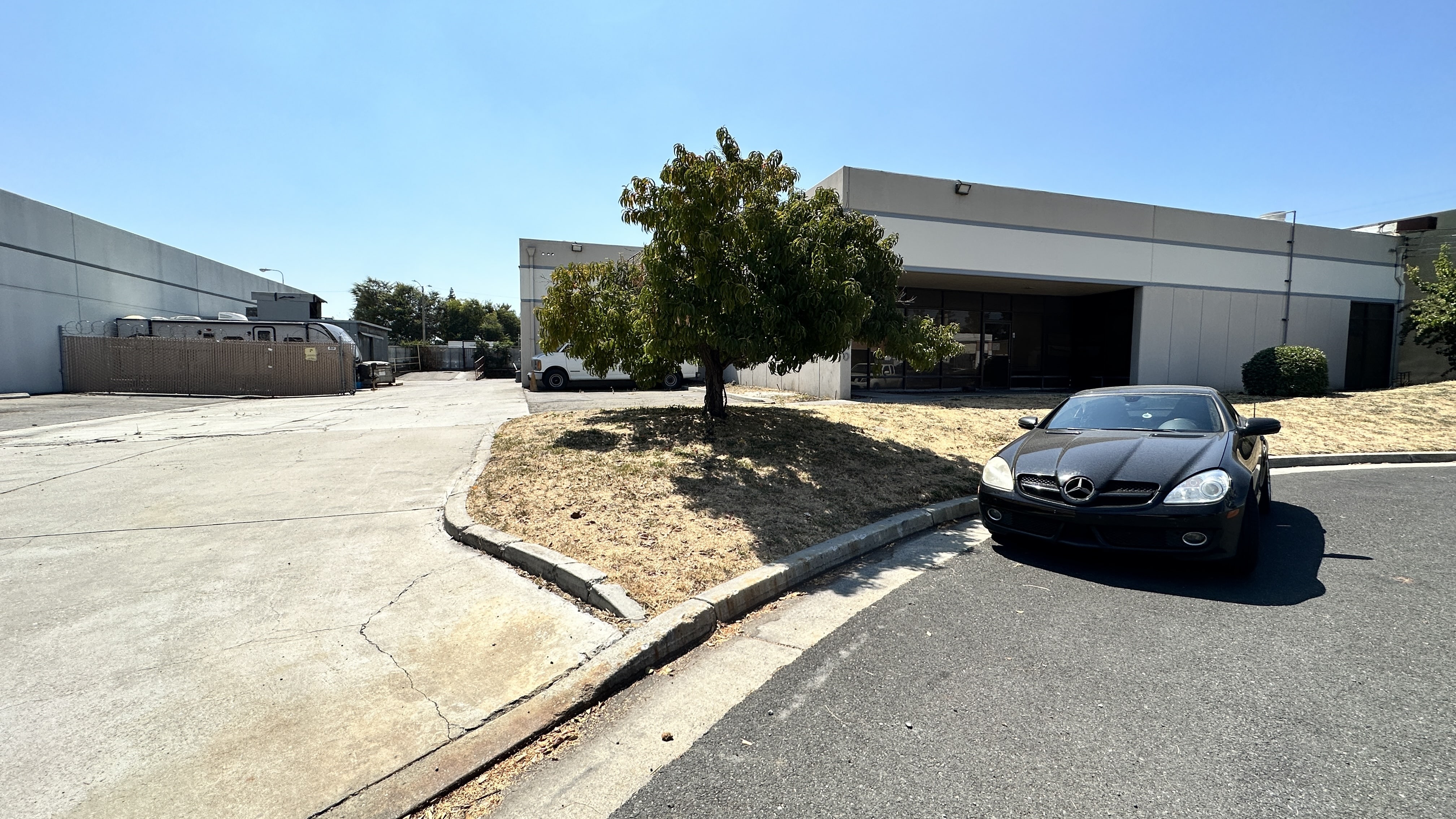 Tim Vi Tran negotiated a commercial trust property's sale at the highest price in Santa Clara, CA by understanding buyer's pain points & market inventory.