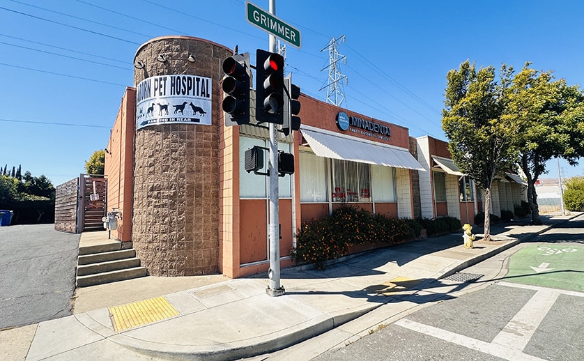 Exterior frontage, healthcare office for lease in Fremont, CA, for dental practice or doctor's office, or boutique retail space, at 40961 Grimmer Blvd